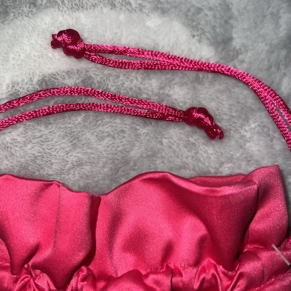 🎅🏼🤍❤️VS PINK Santa Baby Satchel Bag NWT 🎅🏼🤍❤️ - Picture 8 of 8